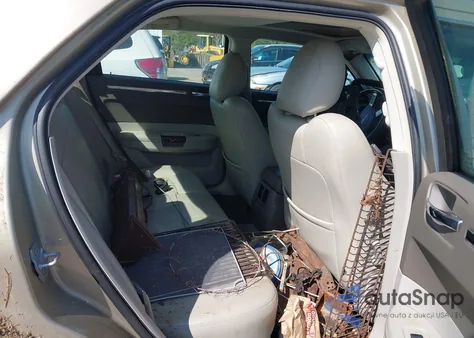 2009 Chrysler 300C Hemi from USA, damaged, VIN 2C3KA63T69H609993